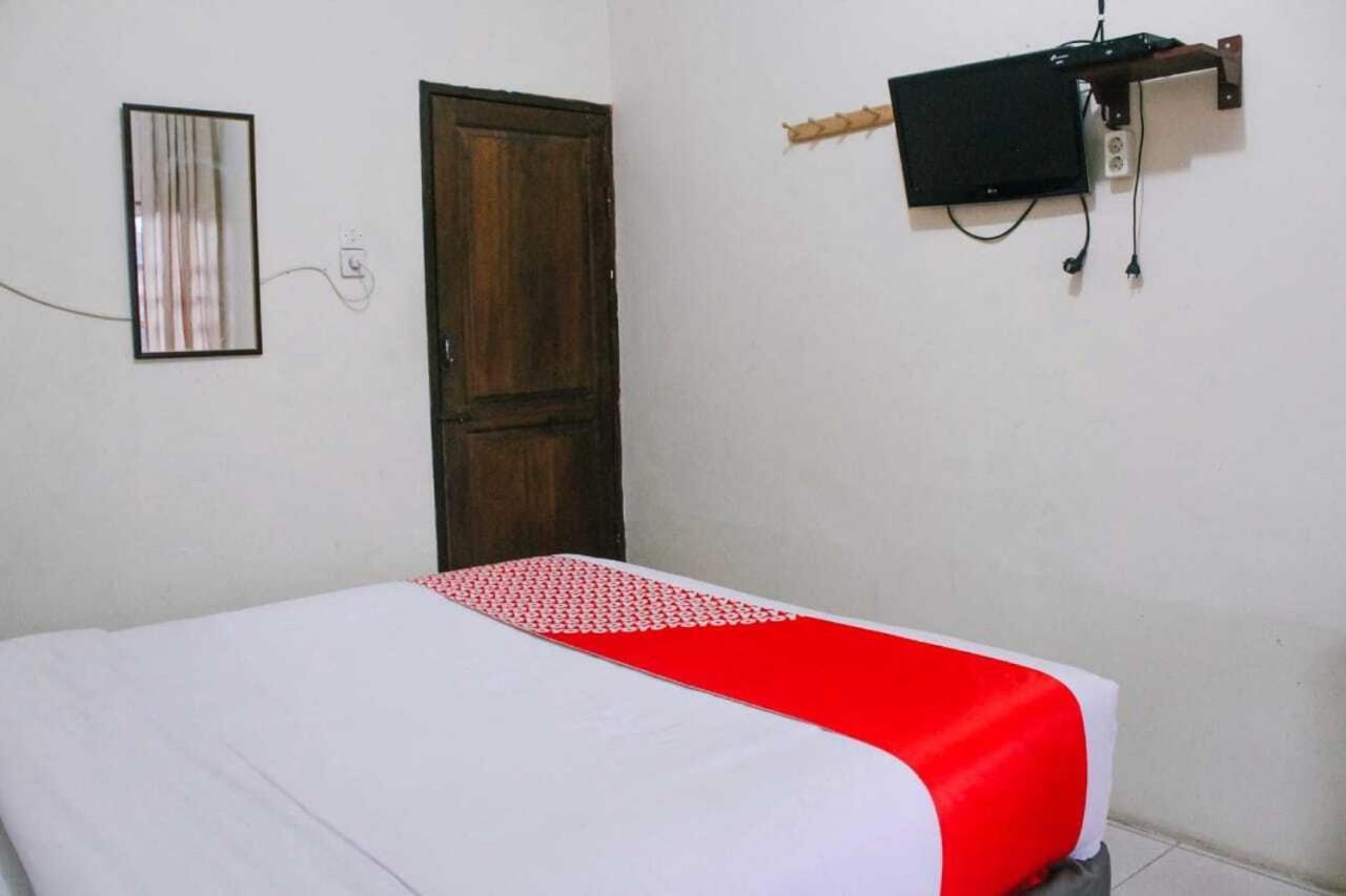 Oyo Flagship 2799 Berastagi Backpacker Rooms Kültér fotó
